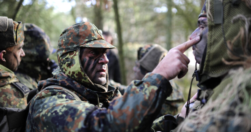 kurzii intre dorinta de revolta si frica de represalii cum a influentat trump decizia de a ramane in afara razboiului reuters 69dbcd94a761b