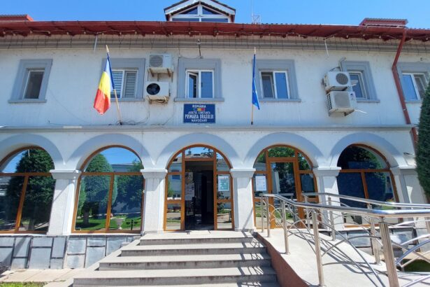 lovitura pentru functionarii reclamanti din primaria navodari majorarile salariale au fost anulate definitiv de instanta 69d45938f0c92