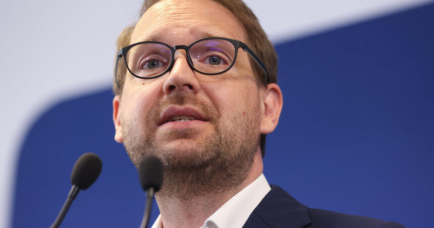 mesajul lui dominic fritz inainte de consultarile de la cotroceni ii vom spune presedintelui ca mergem inainte 69e8487de6fe3