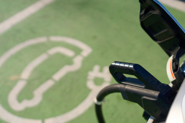 ministrul transporturilor am semnat contracte cu sri sts si spp pentru vehicule electrice si statii de incarcare 69d7eb2cc5534