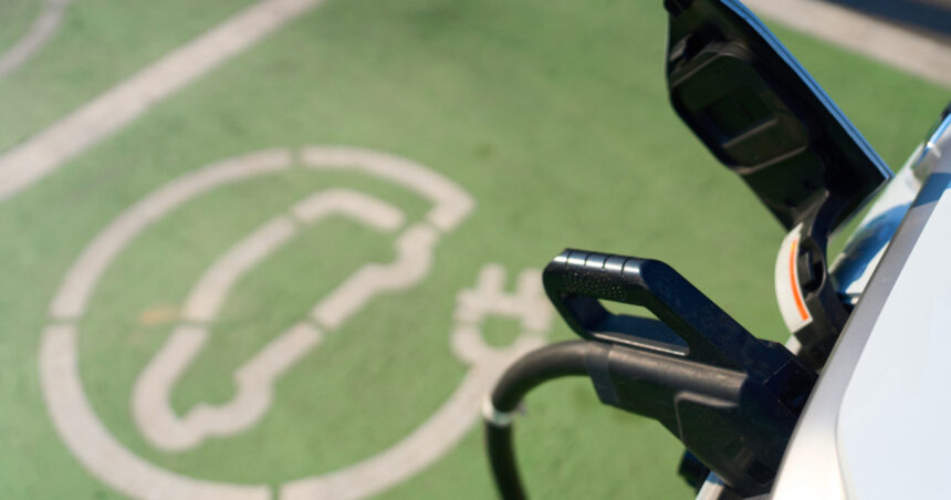 ministrul transporturilor am semnat contracte cu sri sts si spp pentru vehicule electrice si statii de incarcare 69d7eb2cc5534