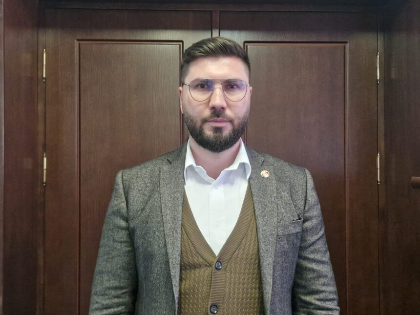 momente jenante in consiliul local cernavoda initiativa lui apostol de a avea un viceprimar a scos la iveala disperarea tuturor pentru o amarata de functie 69cd9787dd754