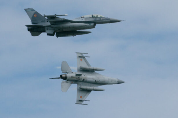 news alert grupare de drone rusesti langa granita avioane f 16 ridicate in aer sisteme de aparare antiaeriana trecute in pozitie de tragere 69ddd2a5103a3