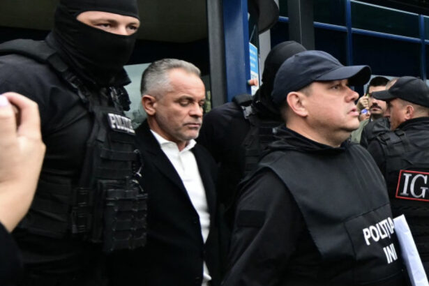 news alert vladimir plahotniuc a fost condamnat la 19 ani de inchisoare fostul oligarh trebuie sa plateasca statului 60 de milioane de dolari 69e8b6938aa13