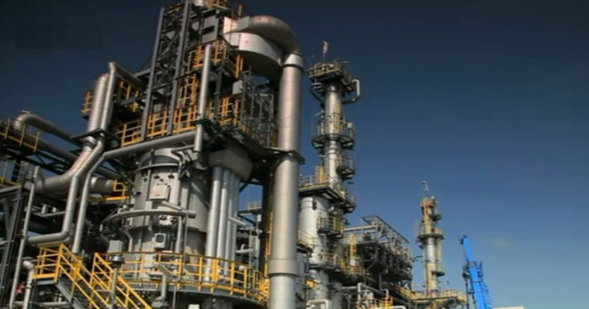 nicusor dan a anuntat cand ar putea fi repornita rafinaria petrotel 69f1d8776a25f