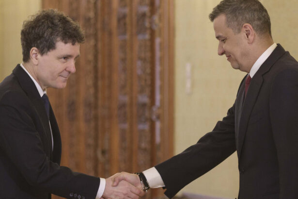 nicusor dan sustine ca nu se teme de o eventuala suspendare din functie romania trebuie sa fie guvernata de forte pro occidentale 69f1d4d5ee090