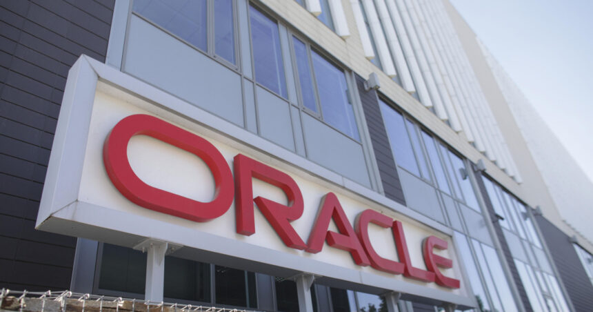 oracle a inceput un nou val de concedieri in timp ce compania face investitii masive in inteligenta artificiala 69ccd343b451e