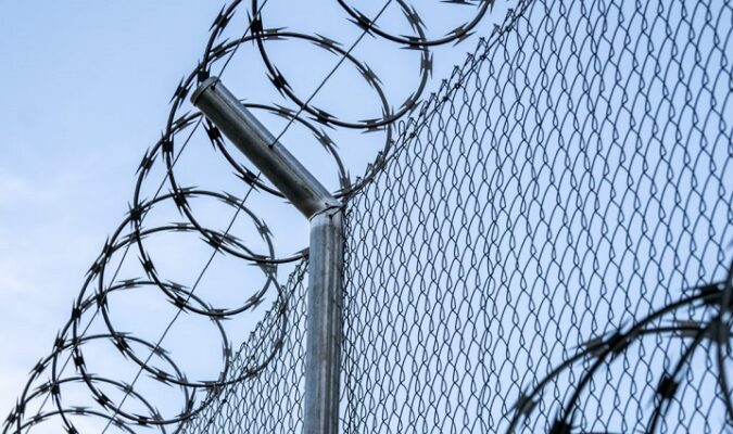 patru barbati cu mandat de executare a pedepsei escortati si incarcerati in penitenciarul poarta alba 69d63d67c3aff