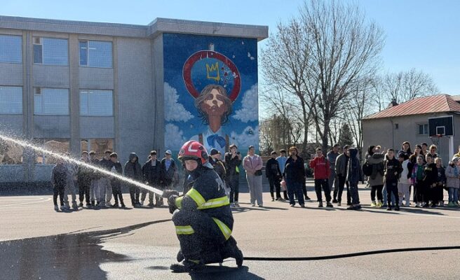 peste 2 000 de elevi au participat la lectiile deschise organizate la isu constanta 69cf82ce92354