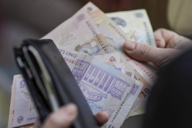 peste 3 milioane de romani primesc ajutor financiar de la stat in mai 2026 cine sunt beneficiarii pachetului de solidaritate 69d0aac33f674