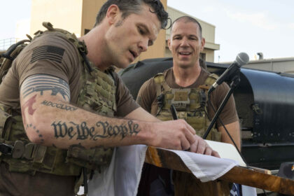 pete hegseth a intervenit in procesul de promovare a mai multor ofiteri de rang inalt in armata sua din motive de rasa sau sex nbc 69d0a3a990a3c