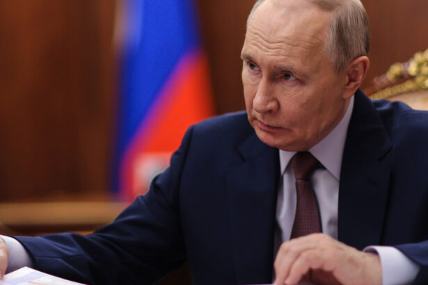 popularitatea lui putin continua sa scada pentru a saptea saptamana la rand ce ii nemultumeste pe rusi 69eb75659af17