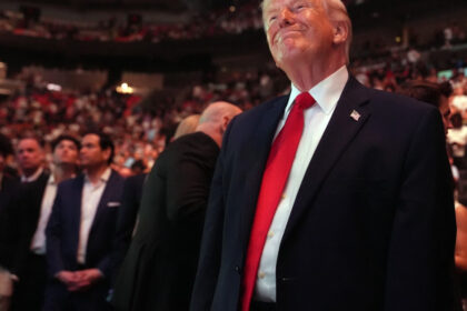 presedintele donald trump sustine o propunere facuta pe o retea sociala vrea sa redenumeasca agentia ice in nice 69ef86299302d