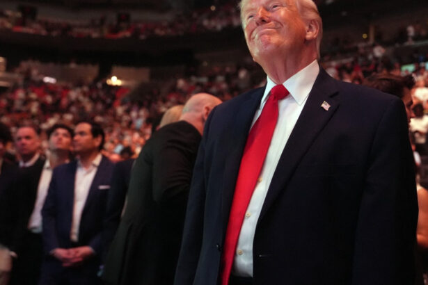 presedintele donald trump sustine o propunere facuta pe o retea sociala vrea sa redenumeasca agentia ice in nice 69ef86299302d