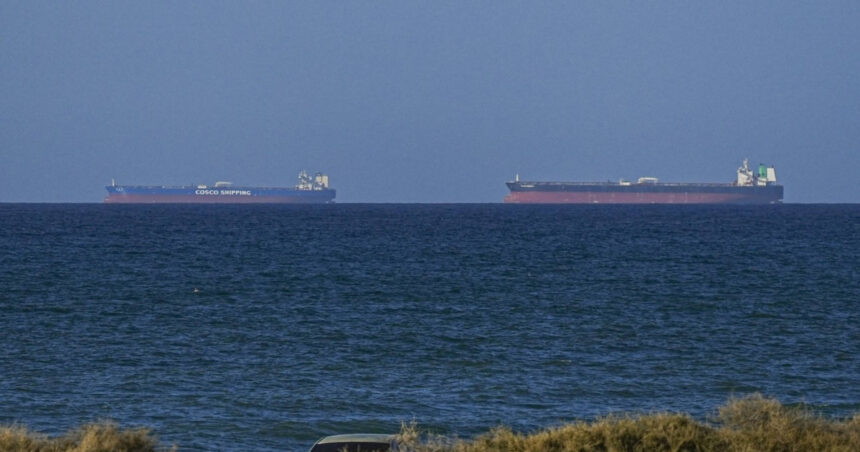 prima nava de croaziera traverseaza stramtoarea ormuz dupa izbucnirea razboiului cu iranul 69e28f460aa4b