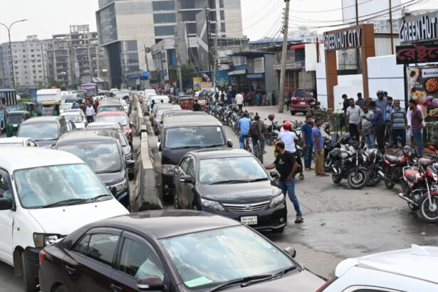 prima tara care a rationalizat carburantii in criza din orientul mijlociu cu 170 de milioane de locuitori anunta masuri si mai dure 69cf7c77802d7