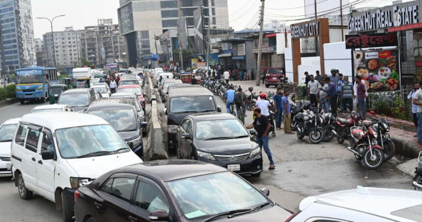 prima tara care a rationalizat carburantii in criza din orientul mijlociu cu 170 de milioane de locuitori anunta masuri si mai dure 69cf7c77802d7