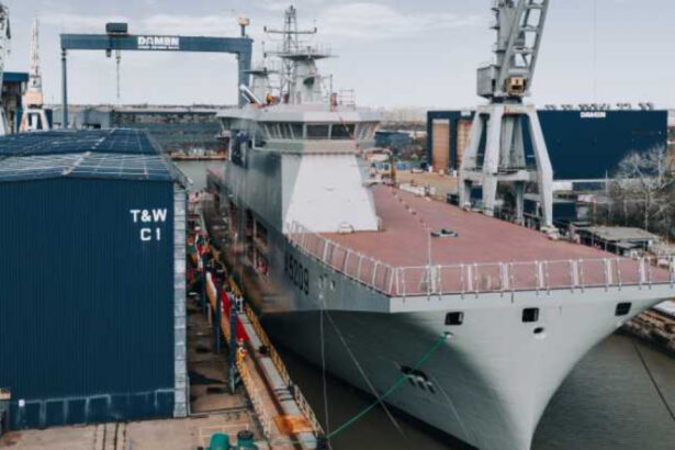 primul portavion pentru drone din europa a fost lansat la apa la galati 69d5720c93b15