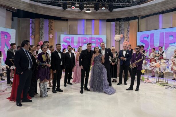 program tv de paste 2026 la antena stars valentin sanfira si familia clejanilor printre numele care apar pe post 69d74c7976519