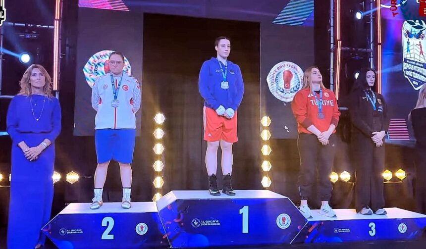 pugilista de la csm constanta amalia nita campioana la turneul international de la istanbul 69d3b085d3174