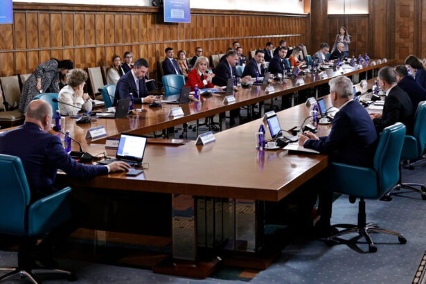 purtatoarea de cuvant a lui ilie bolojan intrebata despre atmosfera de la sedinta de guvern absolut cordiala 69e0dba6e657a