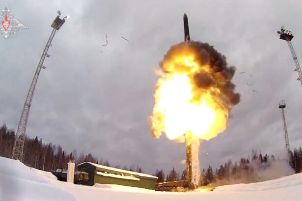 putin isi arata din nou muschii nucleari exercitii cu rachete intercontinentale si simularea luptei pe teritoriul radioactiv 69ce6d5beb2ab