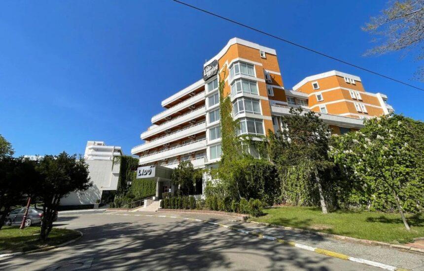 rasturnare de situatie primaria constanta recastiga in instanta terenul de la hotel lido din mamaia 69cdb707d47fb