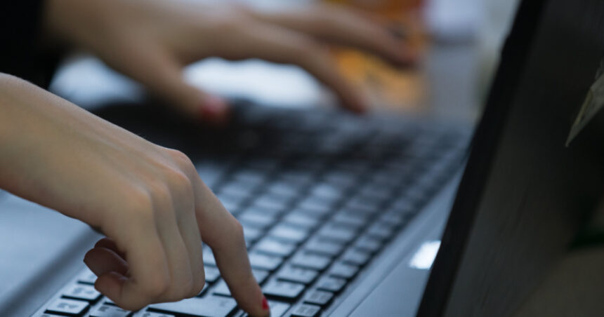 reactia ministerului apararii dupa dezvaluirile ca zeci de conturi de e mail ale fortelor aeriene au fost sparte de hackeri rusi 69df71697f4e2