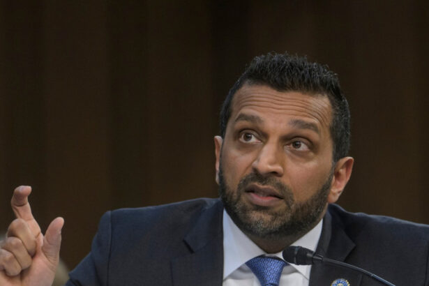 reactia sefului fbi kash patel dupa ce o publicatie a dezvaluit ca ar consuma alcool in exces pregatiti carnetul de cecuri 69e3f97fe5825