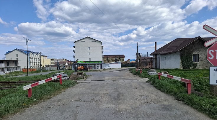 restrictii de trafic la trecerea la nivel cu calea ferata din localitatea costinesti 69ea27112098c