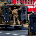 roman condamnat in sua pentru ca a trimis mascatii acasa la zeci de politicieni oficiali si jurnalisti cu amenintari false 69f3afa3ab159