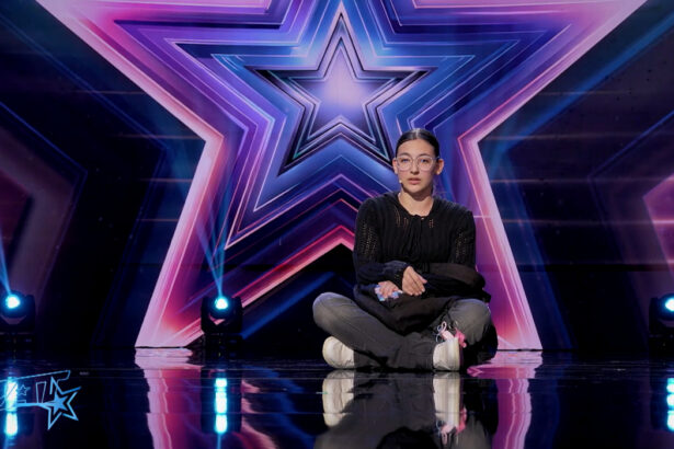 romanii au talent 17 aprilie 2026 clarisa manole eleva din constanta care a luat 4 de da cu un numar de actorie crede foarte mult in drumul asta 69e2a7cbe65fa