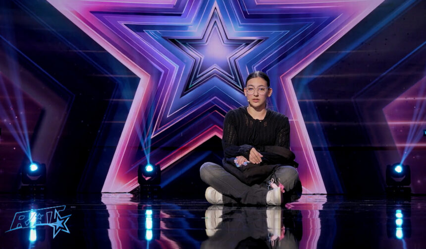 romanii au talent 17 aprilie 2026 clarisa manole eleva din constanta care a luat 4 de da cu un numar de actorie crede foarte mult in drumul asta 69e2a7cbe65fa