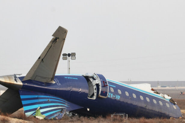 rusia a recunoscut oficial ca a doborat avionul companiei azerbaijan airlines in 2024 chiar in ziua de craciun 38 de oameni au murit 69dfa977b31e0