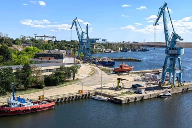 santierul naval mangalia va intra in procedura de faliment planul de reorganizare a fost respins de creditori 69d3a301692a5