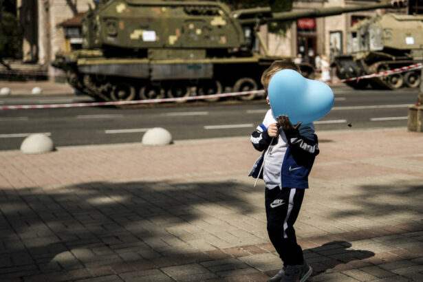 sapte copii ucraineni sunt repatriati din rusia melania trump una dintre cele mai importante probleme globale 69cec1bb72d48