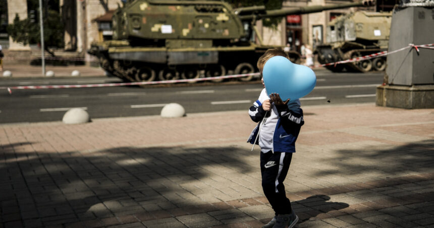 sapte copii ucraineni sunt repatriati din rusia melania trump una dintre cele mai importante probleme globale 69cec1bb72d48