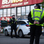 scandal in ucraina dupa atacul armat din kiev doi politisti sunt anchetati pentru ca au fugit in timpul interventiei 69e50813bd35a