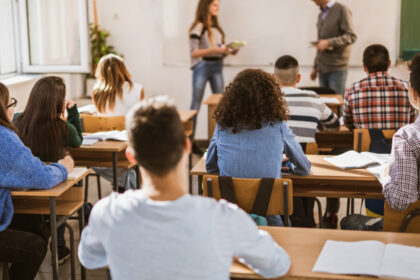 schimbari in invatamant ministerul educatiei modifica orarul elevilor in 32 de licee incepand cu anul scolar 2026 2027 69e9e1730d895