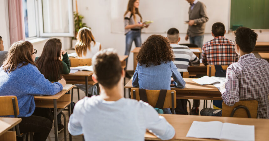 schimbari in invatamant ministerul educatiei modifica orarul elevilor in 32 de licee incepand cu anul scolar 2026 2027 69e9e1730d895