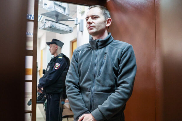 se apropie alegerile kremlinul lanseaza o campanie de arestari impotriva singurului partid de opozitie legal din rusia 69ea551bb8995