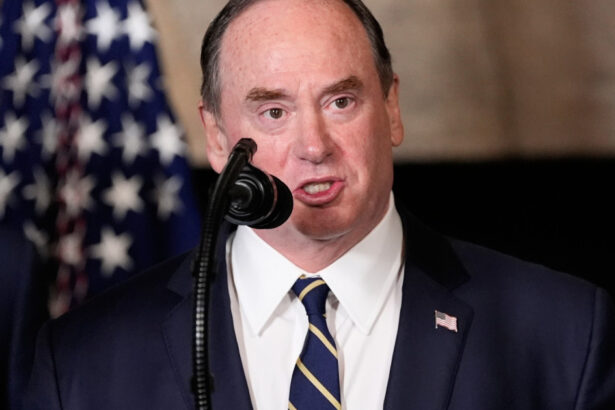 secretarul marinei sua john phelan isi paraseste functia cu efect imediat anunta pentagonul ii uram mult succes 69e9b363ce7ca