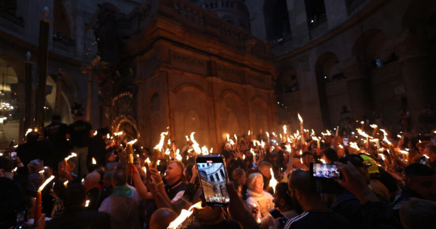 sfanta lumina va fi adusa astazi in romania de la ierusalim care e planul de rezerva daca situatia din orientul mijlociu se complica 69d9de3cbba61