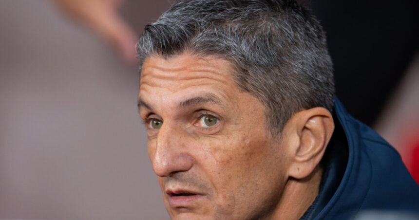 sfatul lui razvan lucescu la plecarea din tara dupa ce si a ingropat tatal stati de vorba cat mai mult cu parintii vostri 69dbf14c98805