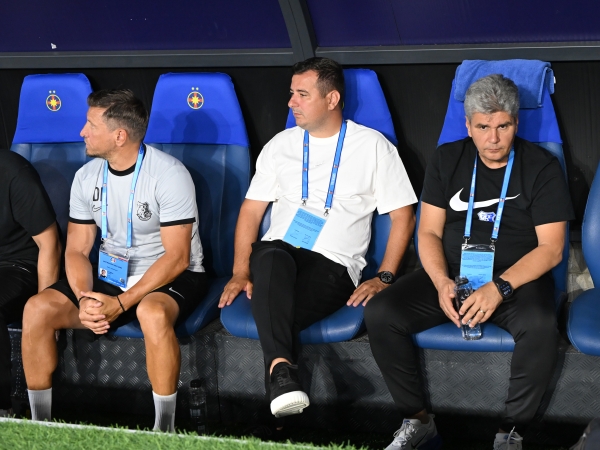 solutie din interior la farul ianis zicu pleaca dar nu vine ioan ovidiu sabau 69dd4663ebdec