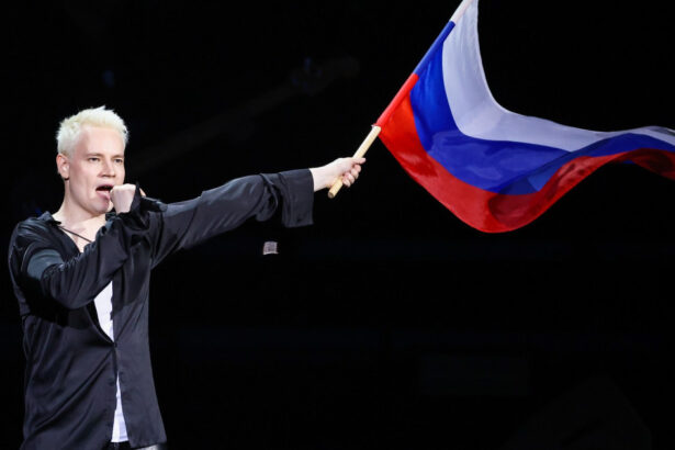 starul pop preferat al kremlinului nu este suficient de rus care e problema cu iaroslav dronov cunoscut sub numele shaman 69d0bbfc0b804