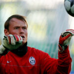 tragedie in fotbal alex manninger fost portar la arsenal si juventus mort la 48 de ani dupa ce masina sa a fost lovita de tren 69e0f40f4a7b3