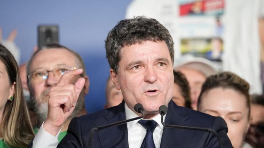 trump a refuzat instant invitatia la reuniunea b9 nicusor dan s a suparat si nu mai merge nici el in sua 69d386bd93ff2