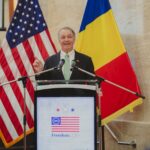 trump i a cerut ambasadorului sua sa colaboreze cu unitatea de operatiuni psihologice a armatei americane pentru a combate problema dezinformarii 69d22bdd20463