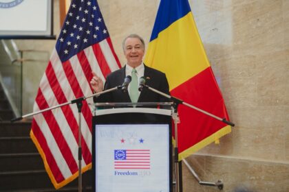 trump i a cerut ambasadorului sua sa colaboreze cu unitatea de operatiuni psihologice a armatei americane pentru a combate problema dezinformarii 69d22bdd20463